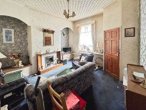Living Room - click for photo gallery